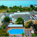 Hotel More Hotel 3*