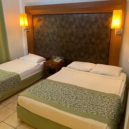 More Hotel 3* בלדיבי
