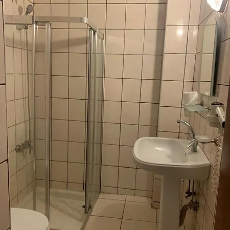 More Hotel מלון