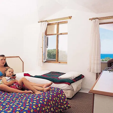 Отель More Hotel 3*