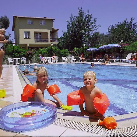 More Hotel מלון בלדיבי