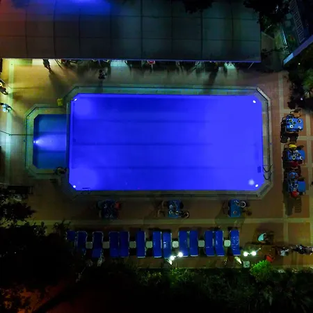 More Hotel מלון