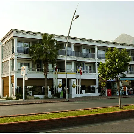 More Hotel בלדיבי