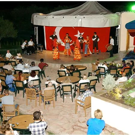 מלון More Hotel 3*