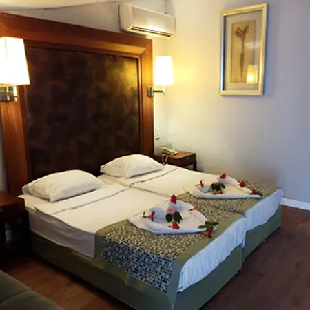 More Hotel מלון 3*