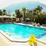 More Hotel