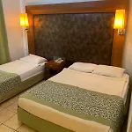 Hotel More Hotel 3*