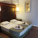 More Hotel